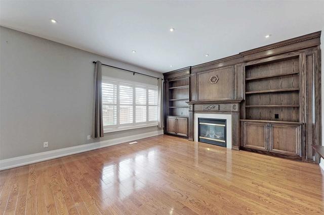 30 Woodgrove Tr, House detached with 4 bedrooms, 4 bathrooms and 2 parking in Markham ON | Image 4