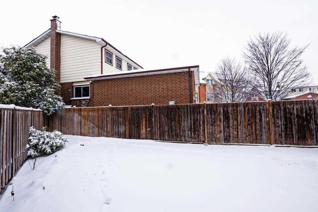 4044 Pavillion Crt, House detached with 3 bedrooms, 3 bathrooms and 2 parking in Mississauga ON | Image 16