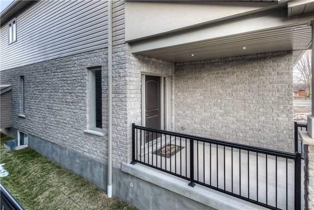 317 Carriage Way N, House detached with 3 bedrooms, 3 bathrooms and 2 parking in Waterloo ON | Image 2
