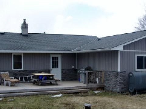 3354 Highway 35 N, House detached with 3 bedrooms, 2 bathrooms and 10 parking in Kawartha Lakes ON | Image 2