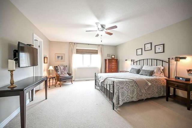 36 Oakhaven Pl, Townhouse with 3 bedrooms, 3 bathrooms and 2 parking in Hamilton ON | Image 8
