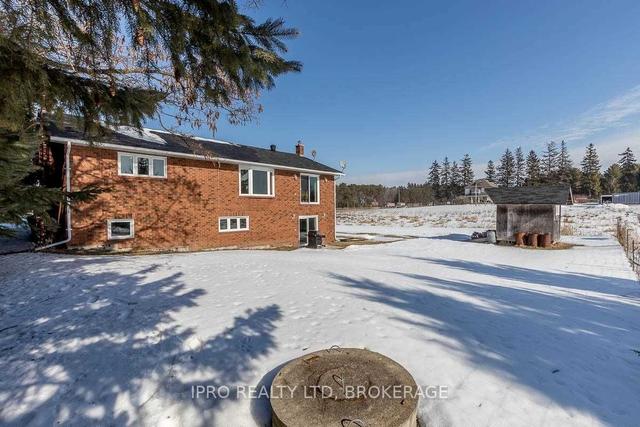 2063 Highway 11, House detached with 2 bedrooms, 1 bathrooms and 8 parking in Oro Medonte ON | Image 33