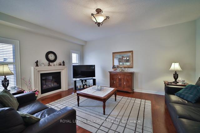 57 Credo Dr, House detached with 4 bedrooms, 4 bathrooms and 6 parking in Vaughan ON | Image 3