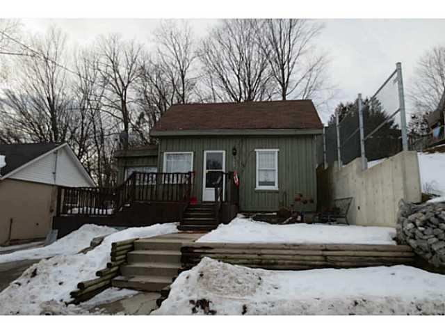 143 Cameron St, House detached with 2 bedrooms, 2 bathrooms and null parking in Orillia ON | Image 2