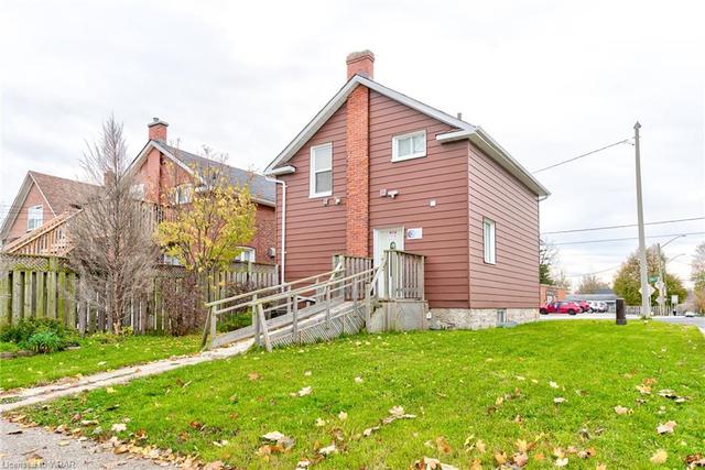 1405 King Street E, House detached with 2 bedrooms, 1 bathrooms and 10 parking in Cambridge ON | Image 18
