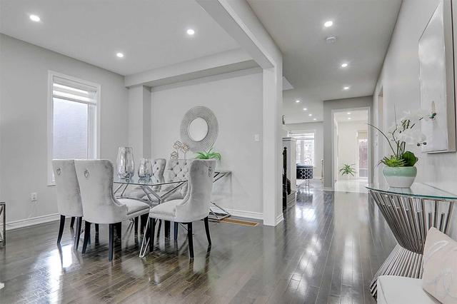 72 Bracknell Ave, House detached with 4 bedrooms, 5 bathrooms and 3 parking in Markham ON | Image 12