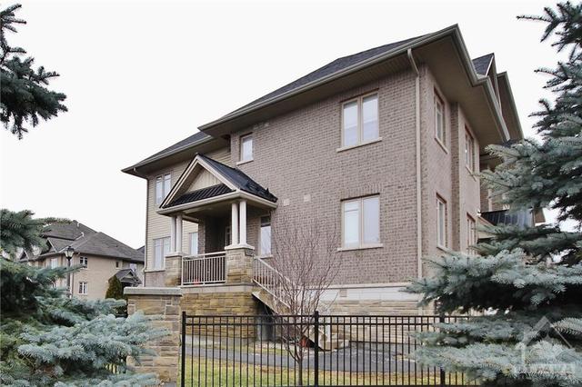 3785 Canyon Walk Drive, House attached with 2 bedrooms, 2 bathrooms and 1 parking in Ottawa ON | Image 4