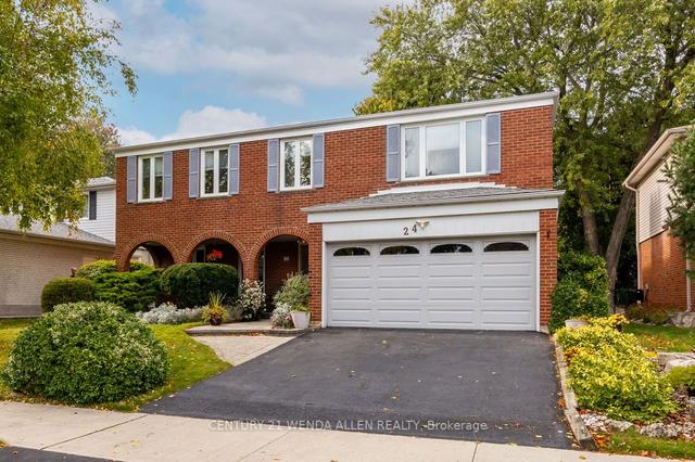 24 Darcy Magee Cres, House detached with 4 bedrooms, 3 bathrooms and 4 parking in Toronto ON | Image 1