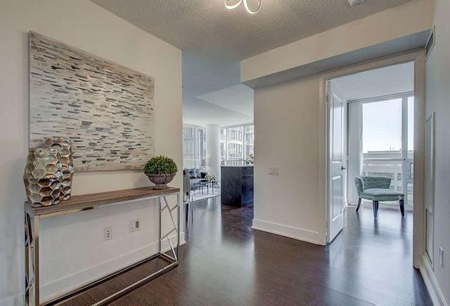 1004 - 23 Sheppard Ave E, Condo with 2 bedrooms, 2 bathrooms and 1 parking in Toronto ON | Image 3