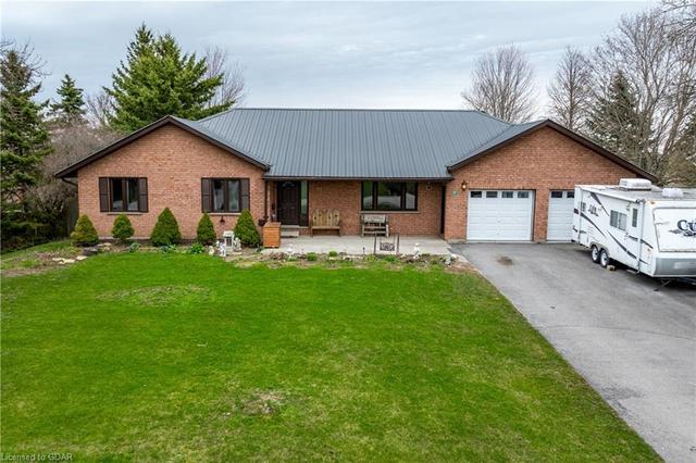 27 Bruce St Street, House detached with 5 bedrooms, 3 bathrooms and 8 parking in Kawartha Lakes ON | Image 1