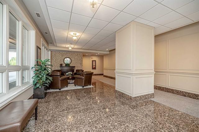 15450 Yonge St, Condo with 2 bedrooms, 2 bathrooms and 1 parking in Aurora ON | Image 16