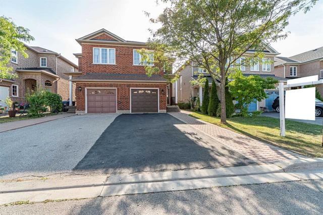 3419 Fountain Park Ave, House semidetached with 3 bedrooms, 4 bathrooms and 4 parking in Mississauga ON | Image 1