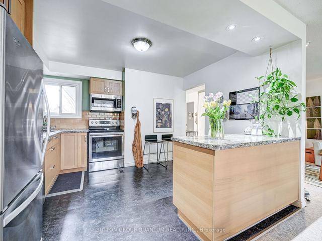 20 Lafferty St, House semidetached with 3 bedrooms, 1 bathrooms and 4 parking in Toronto ON | Image 3