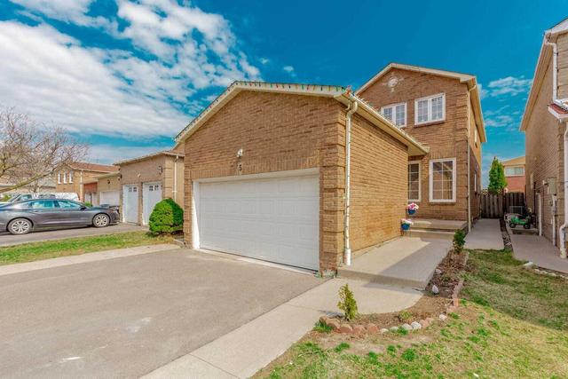 5 Dupont Crt, House detached with 4 bedrooms, 4 bathrooms and 6 parking in Brampton ON | Image 1