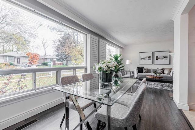 30 Shier Dr, House detached with 3 bedrooms, 2 bathrooms and 3 parking in Toronto ON | Image 3