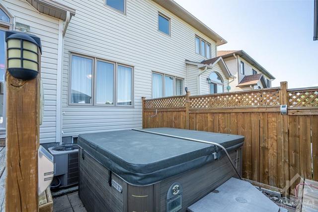 2213 Marble Crescent, Townhouse with 3 bedrooms, 3 bathrooms and 2 parking in Clarence Rockland ON | Image 28