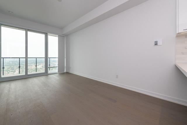4311 - 488 University Ave, Condo with 1 bedrooms, 1 bathrooms and 0 parking in Toronto ON | Image 4