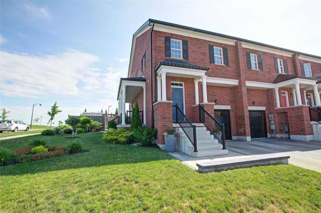 731 Banks Cres, House attached with 3 bedrooms, 3 bathrooms and 2 parking in Milton ON | Image 12