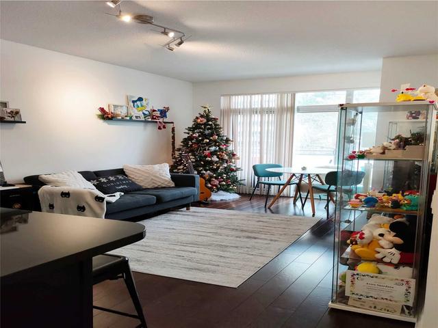 305 - 17 Ruddington Dr, Condo with 1 bedrooms, 1 bathrooms and 1 parking in Toronto ON | Image 6