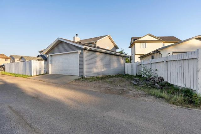 116 Grosbeak Way, House detached with 4 bedrooms, 3 bathrooms and 3 parking in Wood Buffalo AB | Image 3