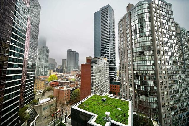 1318 - 955 Bay St, Condo with 1 bedrooms, 1 bathrooms and 0 parking in Toronto ON | Image 9