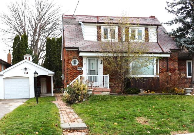18 Pendeen Ave, House detached with 2 bedrooms, 2 bathrooms and 3 parking in Toronto ON | Card Image