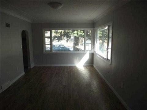 1410 Broadway Ave, House detached with 3 bedrooms, 2 bathrooms and 5 parking in Saskatoon SK | Image 3