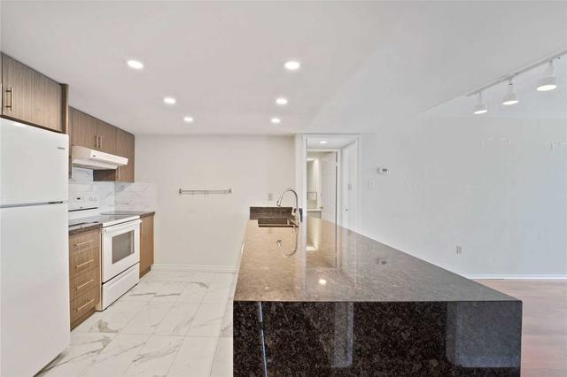 809 - 701 King St W, Condo with 2 bedrooms, 2 bathrooms and 1 parking in Toronto ON | Image 28