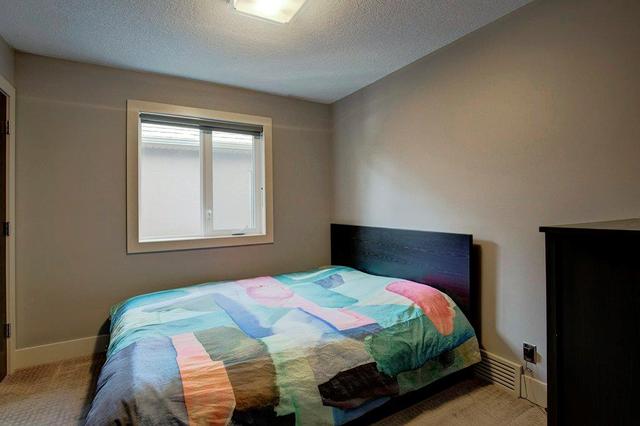 2430 31 Avenue Sw, Home with 3 bedrooms, 2 bathrooms and 2 parking in Calgary AB | Image 28