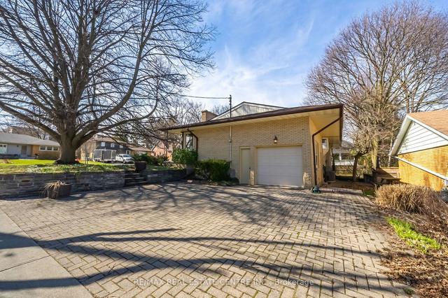 576 Dunbar Rd, House detached with 2 bedrooms, 2 bathrooms and 3 parking in Kitchener ON | Image 27