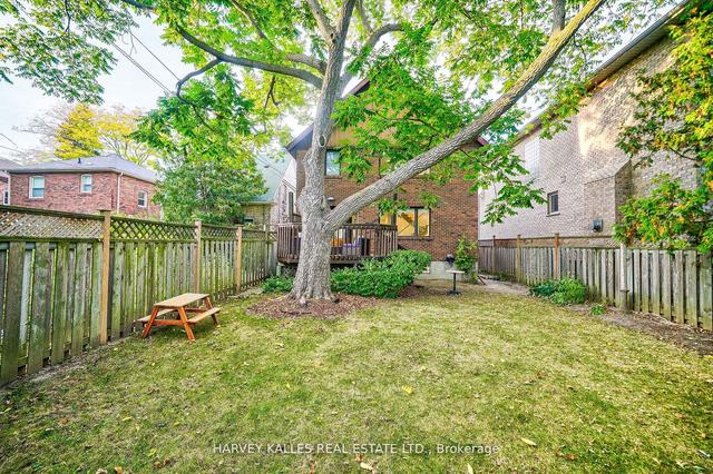 341 Glengarry Ave, House detached with 3 bedrooms, 2 bathrooms and 4 parking in Toronto ON | Image 33