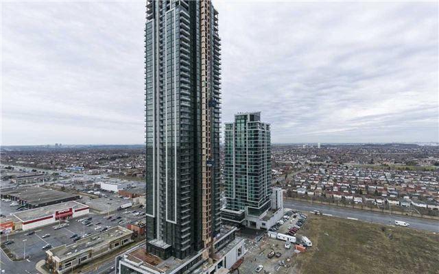 Uph110 - 550 Webb Dr, Condo with 2 bedrooms, 2 bathrooms and 2 parking in Mississauga ON | Image 19