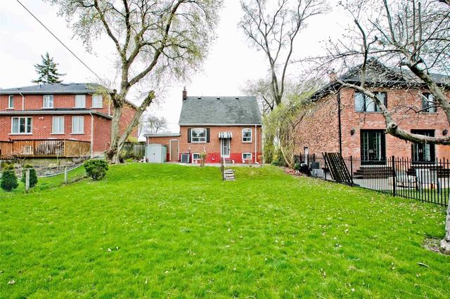 20 Clearview Hts, House detached with 3 bedrooms, 2 bathrooms and 2 parking in Toronto ON | Image 10