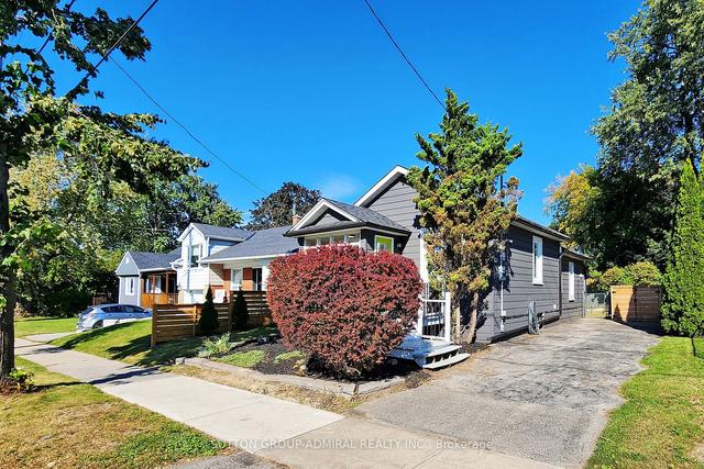 3722 St Clair Ave E, House detached with 2 bedrooms, 2 bathrooms and 3 parking in Toronto ON | Image 23