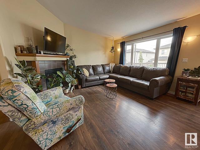 9406 83 Av, House detached with 4 bedrooms, 3 bathrooms and 4 parking in Morinville AB | Image 5