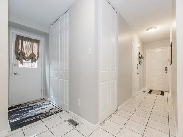 88 Simmons Blvd, House detached with 3 bedrooms, 2 bathrooms and 2 parking in Brampton ON | Image 2