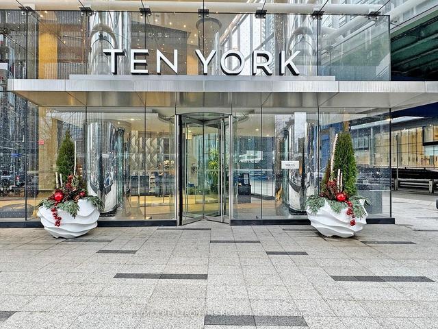 1502 - 10 York St, Condo with 1 bedrooms, 1 bathrooms and 0 parking in Toronto ON | Image 1