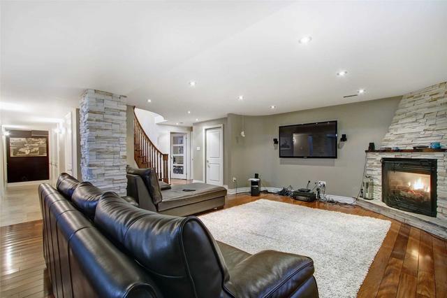 85 Robertson Clse, House detached with 4 bedrooms, 3 bathrooms and 6 parking in Vaughan ON | Image 10