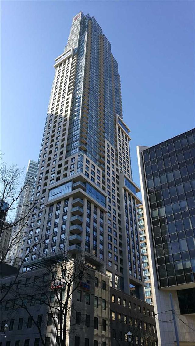 1001 - 88 Scott St, Condo with 1 bedrooms, 1 bathrooms and 0 parking in Toronto ON | Image 1