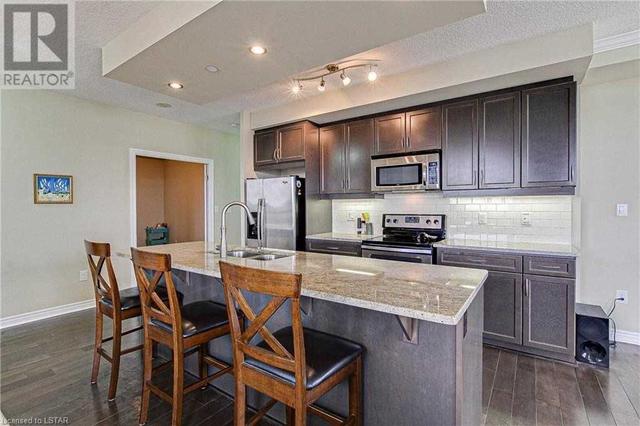 1004 - 330 Ridout St, Condo with 2 bedrooms, 2 bathrooms and 2 parking in London ON | Image 5