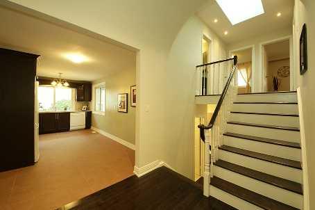 15 Mandel Cres, House detached with 4 bedrooms, 3 bathrooms and 2 parking in Toronto ON | Image 6