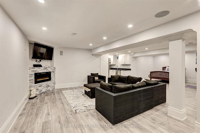 20 Timothy Crt, House detached with 4 bedrooms, 5 bathrooms and 6 parking in Toronto ON | Image 28