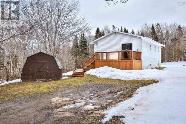 1220 West Side Baddeck Road, House detached with 5 bedrooms, 1 bathrooms and null parking in Victoria, Subd. B NS | Image 4