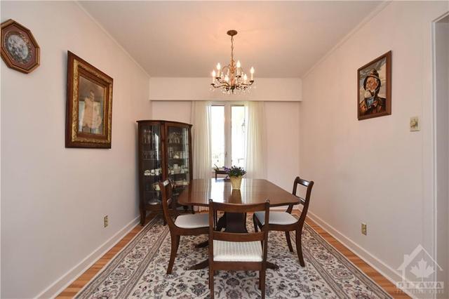 203 Chandler Avenue, House detached with 3 bedrooms, 2 bathrooms and 3 parking in Ottawa ON | Image 7