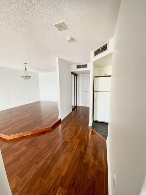 708 - 65 Scadding Ave, Condo with 2 bedrooms, 2 bathrooms and 1 parking in Toronto ON | Image 6