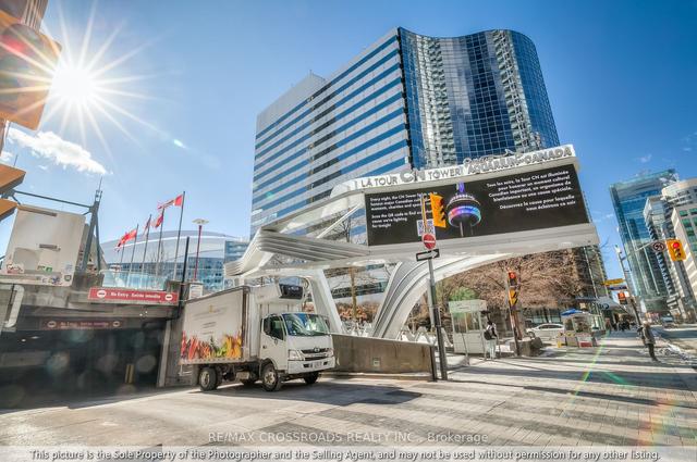 2912 - 300 Front St W, Condo with 2 bedrooms, 2 bathrooms and 1 parking in Toronto ON | Image 12