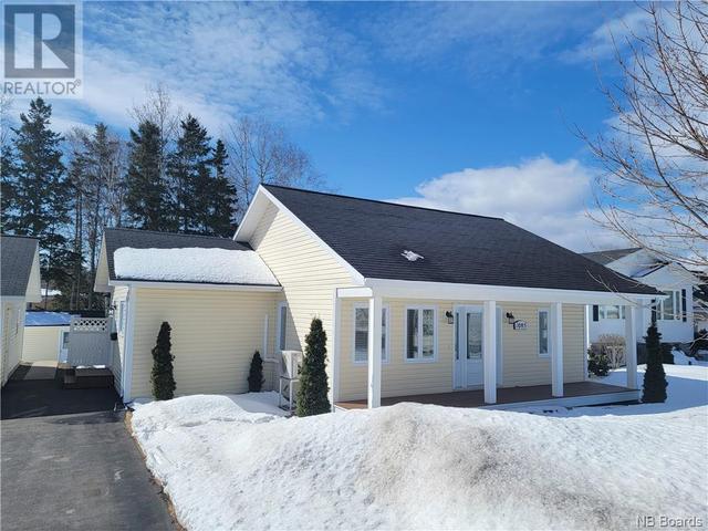 1085 Sycamore, House detached with 4 bedrooms, 2 bathrooms and null parking in Bathurst NB | Image 3