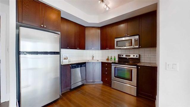 829 - 560 Front St W, Condo with 2 bedrooms, 2 bathrooms and 1 parking in Toronto ON | Image 6