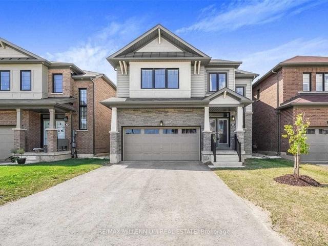 32 Cactus Cres, House detached with 4 bedrooms, 3 bathrooms and 6 parking in Hamilton ON | Image 1