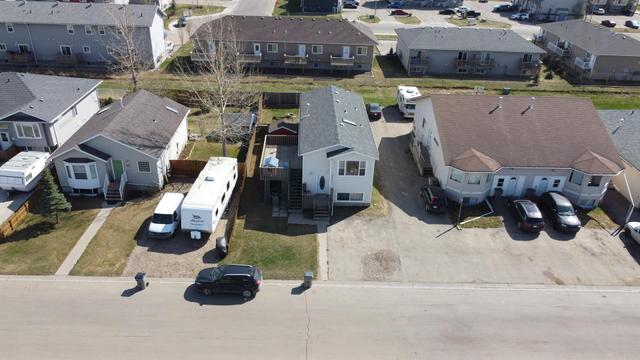 9217 94 Avenue, House detached with 3 bedrooms, 3 bathrooms and 4 parking in Grande Prairie AB | Image 2